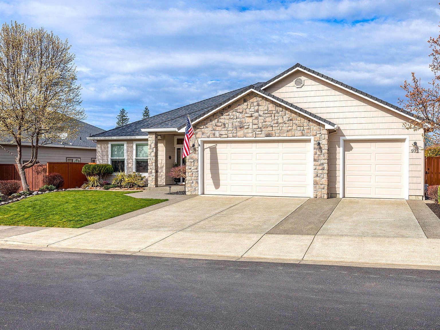 971 Pumpkin Rdg, Eagle Point, OR 97524 Zillow