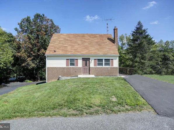 15 Lynn Ave, Newburg, PA 17240