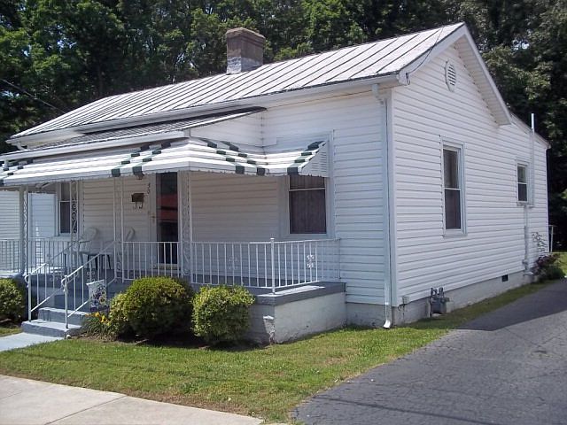 1st image of 30 Laurel Ave