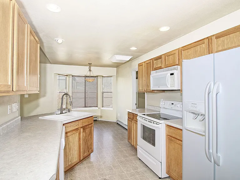 850 Henry Cir — Photo 21