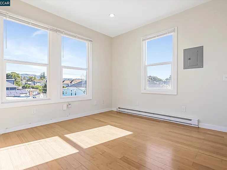 Emerson St — Photo 11