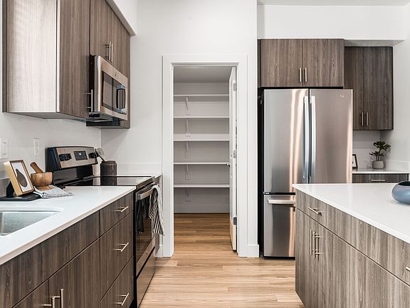 4th image of 2370 W James Way