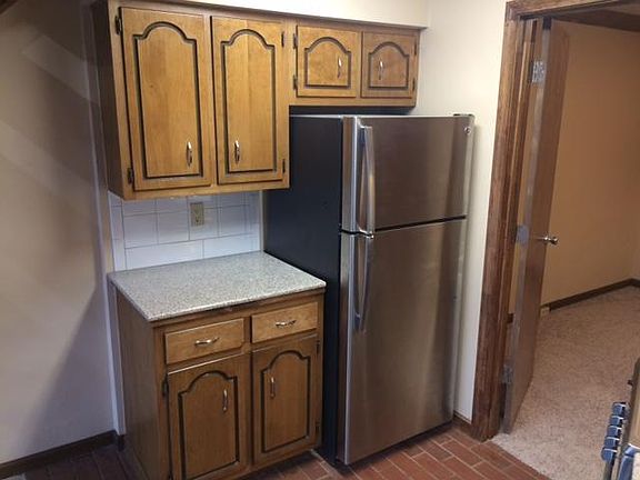 New refrigerator w/ ice maker