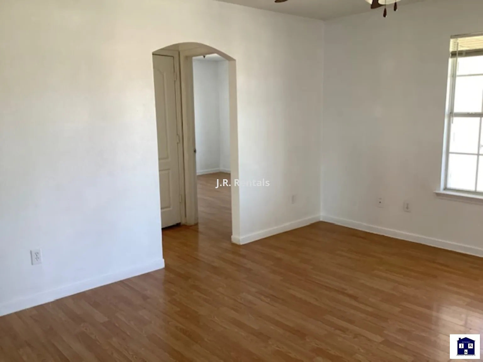 3 bed, 2.0 bath, 1154 sqft, $900 — Photo 3