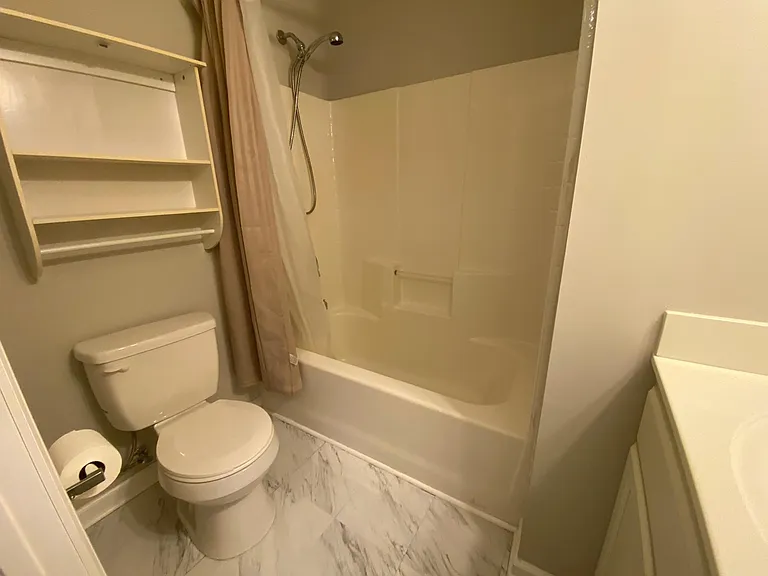 107 Breezemere Ct — Photo 12