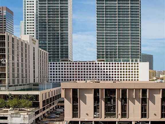 3rd image of 500 E Brickell Ave #2000