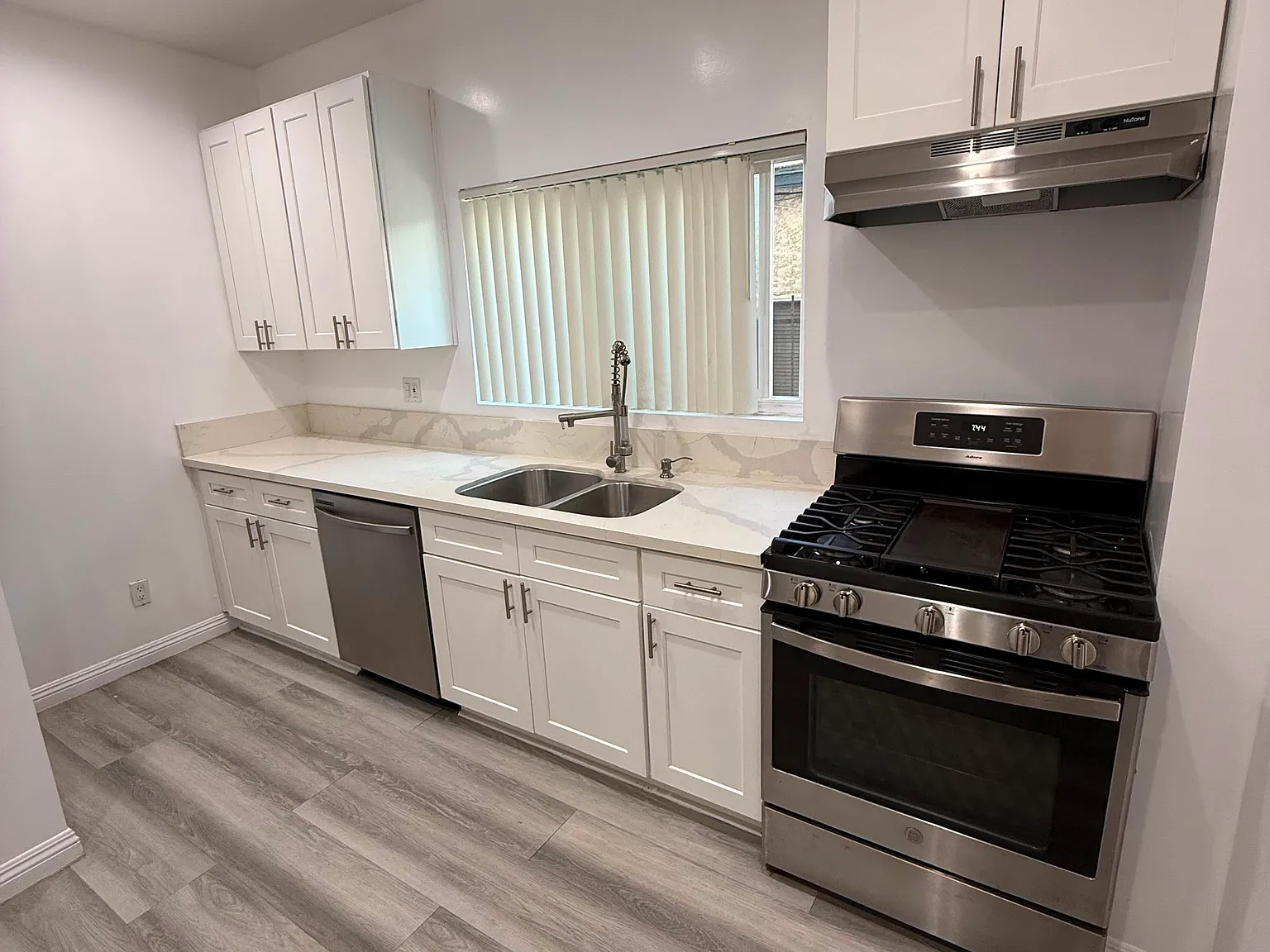1 bed, 700 sqft, $1,895 — Photo 2