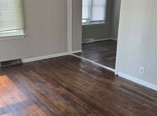 910 E 48th Pl, Gary, IN 46409