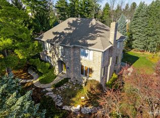 3205 Pine Woods Ln, Carpentersville, IL 60110