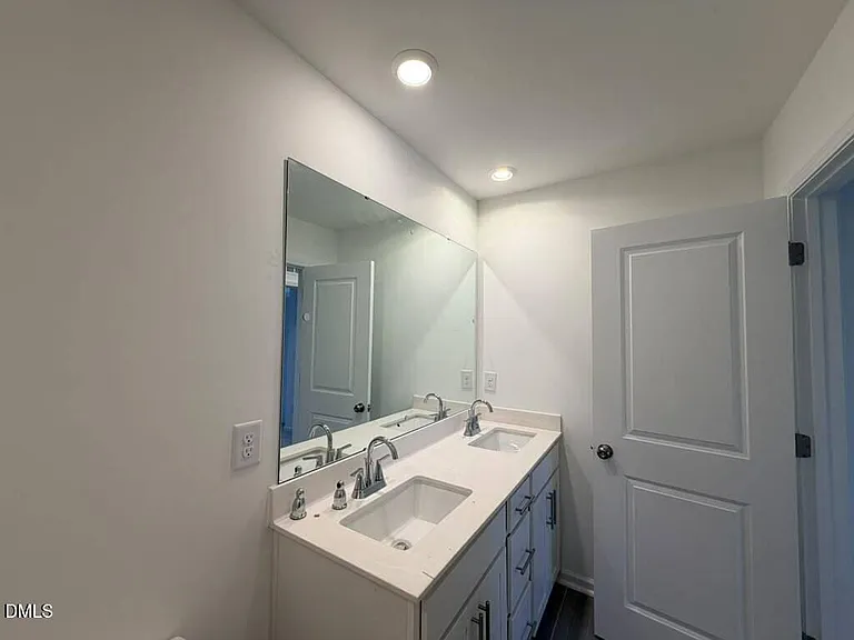 228 Deercroft Dr — Photo 19