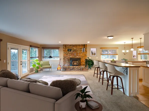 283 Lakeview Dr, Lakeside, MT 59922