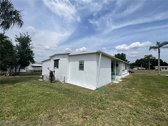 3rd image of 10 Tyler Ln