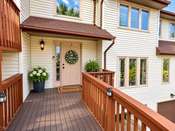 4 Sickle St, Dover Town, NJ 07801