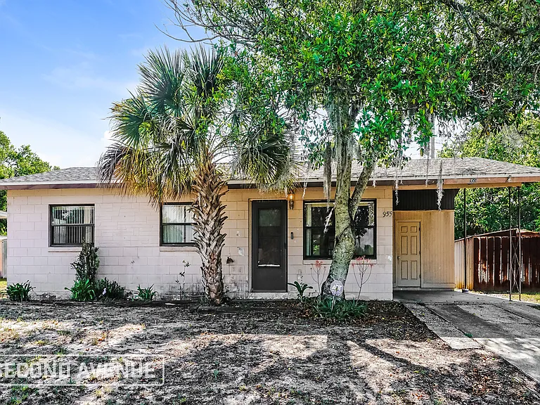 955 N Carpenter Rd — Photo 1