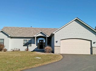 2326 White Oak Ct, Hudson, WI 54016