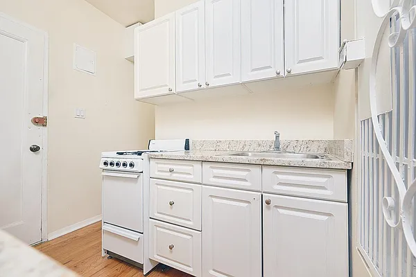 Rented by Keller Williams NYC | media 13