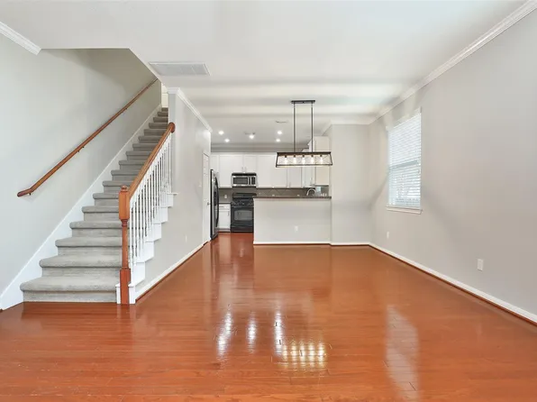 1422 W 24th St, Houston, TX 77008