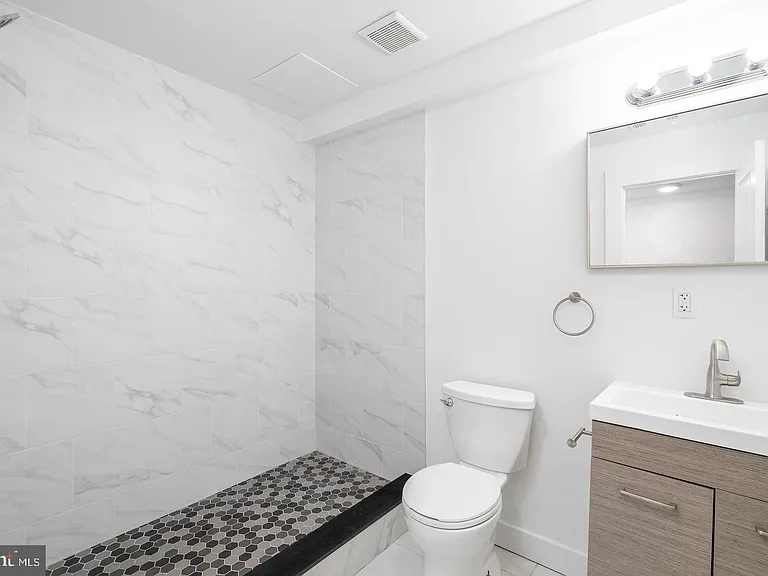 3424 Wallace St #1 — Photo 22