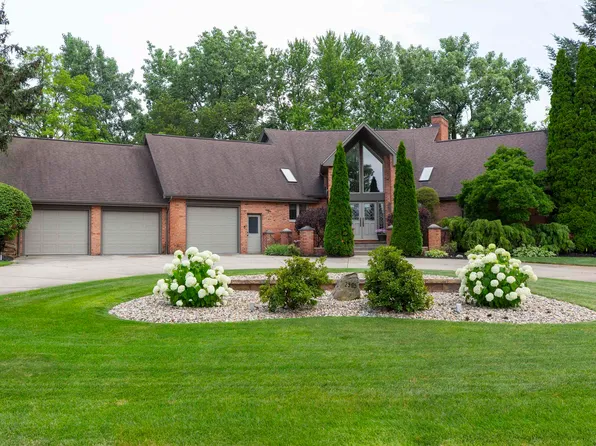 2505 Waterbend Dr, Elkhart, IN 46514