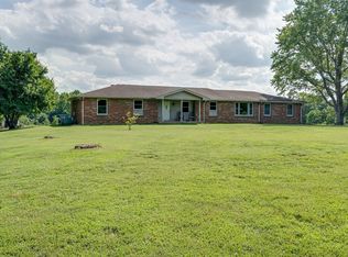 2743 Lights Chapel Rd, Greenbrier, TN 37073