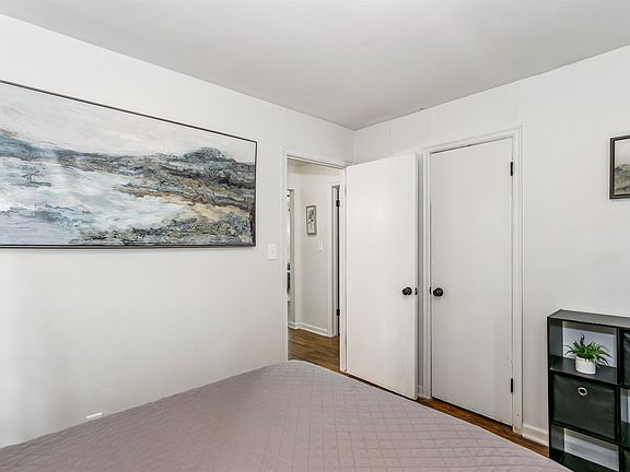 4th image of 1711 N Belmont Ave