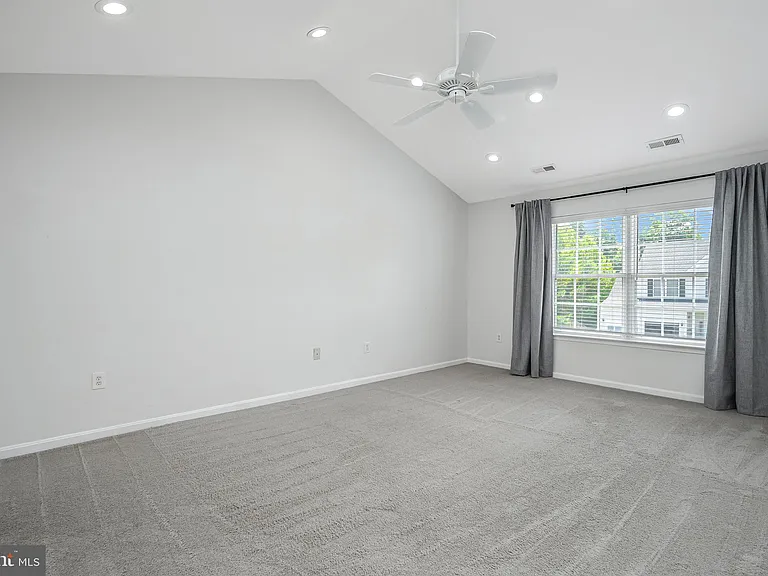 33 Saint Williams Way — Photo 8