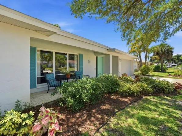 2291 Pine View Cir, Sarasota, FL 34231