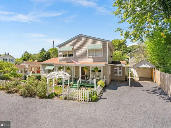 1095 Foreman Ln, Winchester, VA 22603
