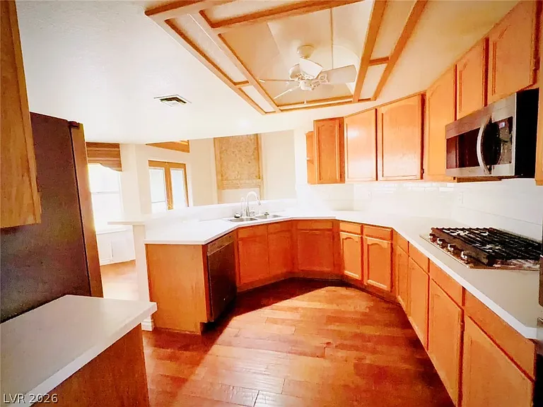 8405 Justine Ct — Photo 5