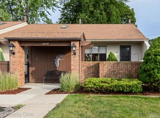 62177 Ticonderoga #6, South Lyon, MI
