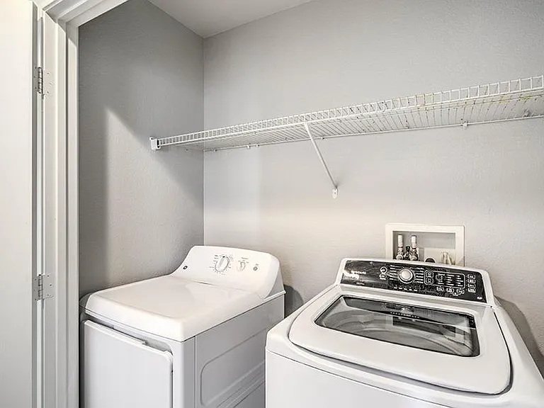 Suncrest Townhomes — Photo 10