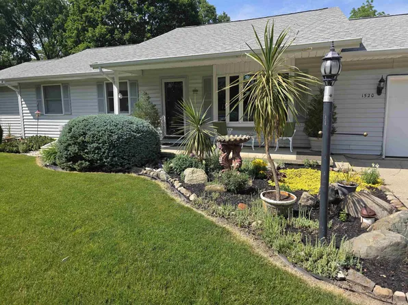1520 W Buddale Dr, Columbia City, IN 46725