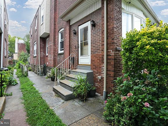 4th image of 5029 Akron St