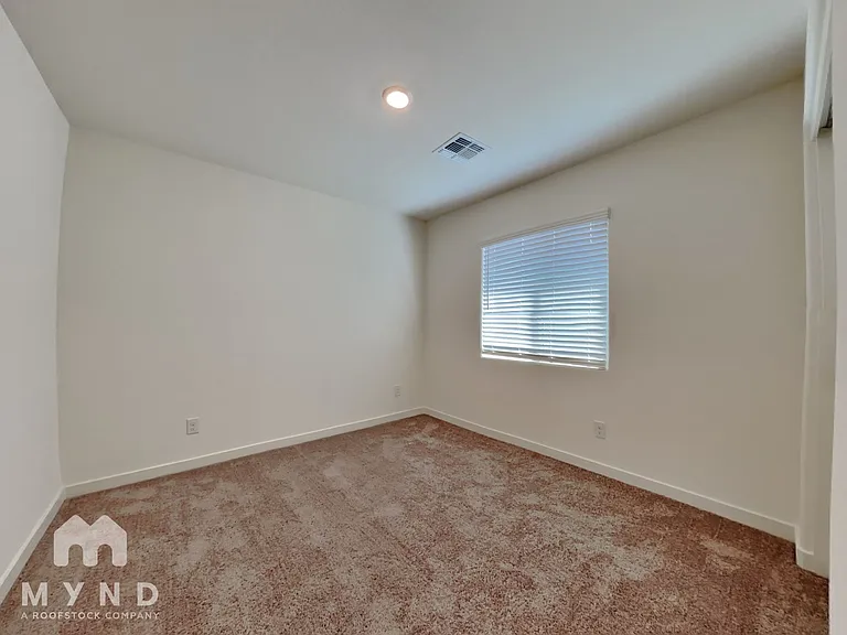 1090 W West Virginia Ave — Photo 13