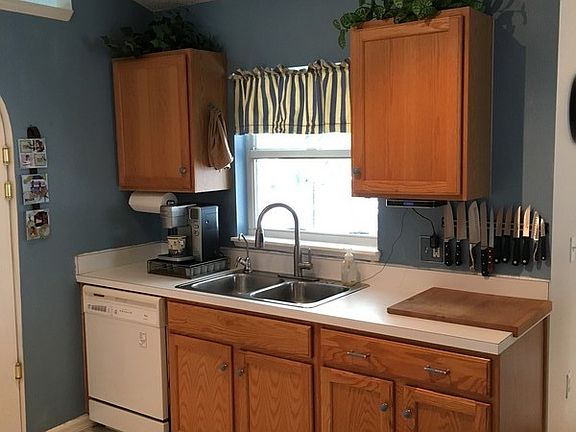2nd image of 1056 Welch Hill Cir