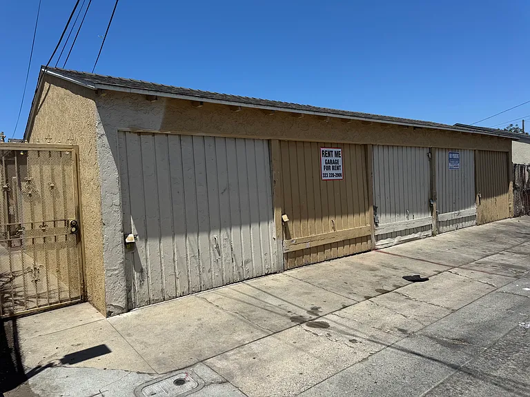 1750 Chestnut Ave — Photo 14