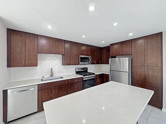 5th image of 11310 Cloudcrest Dr