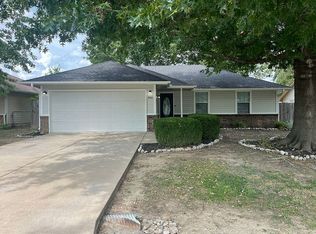 9455 E Cherrywood Dr, Claremore, OK 74019