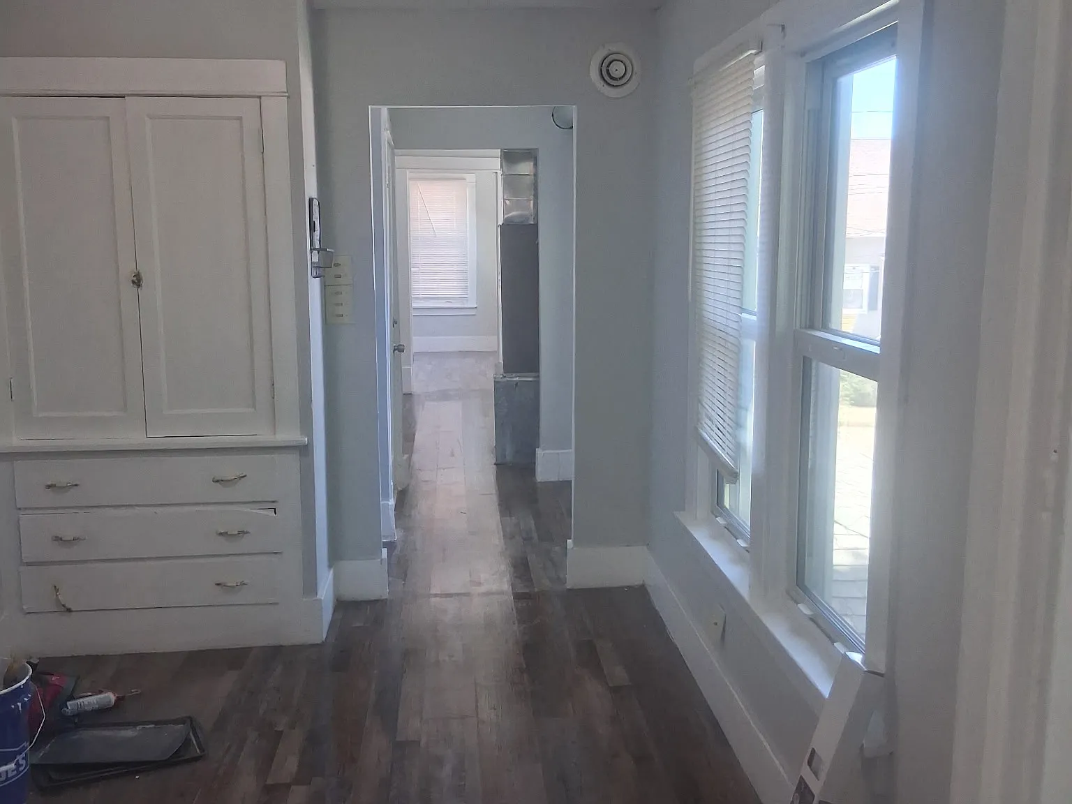 3 bed, 450 sqft, $1,900 — Photo 3