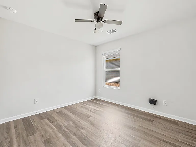 258 Hollandbush Dr — Photo 5