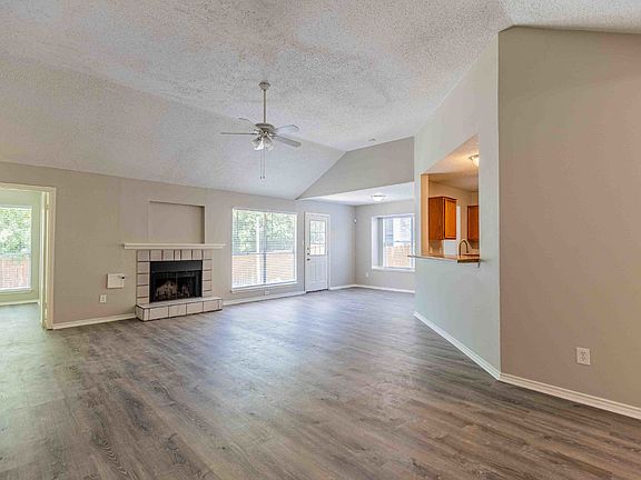 3rd image of 6711 Quail Lake Dr