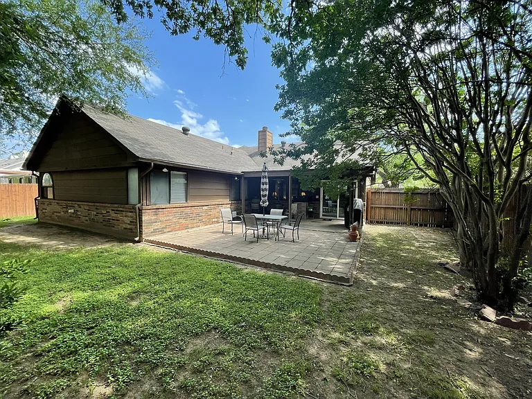 3202 Fairview Dr — Photo 12