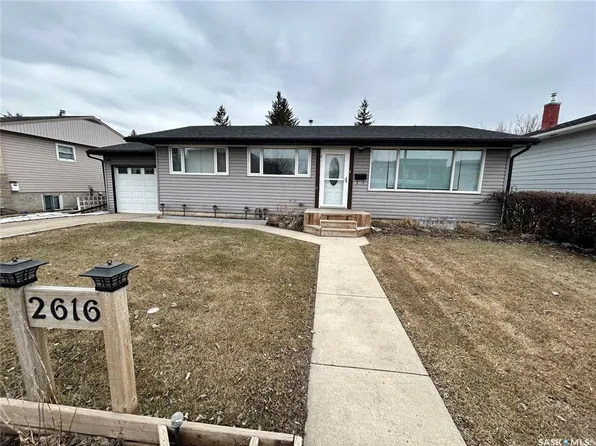 2616 Clarence AVENUE S, Saskatoon, SK S7J 1M6