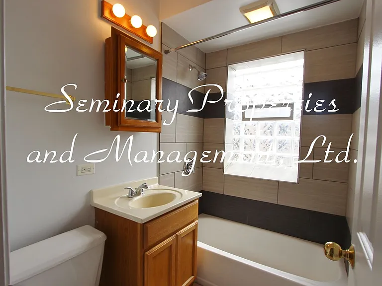 Great apartments in the heart of Uptown, one block from the red line — Photo 54