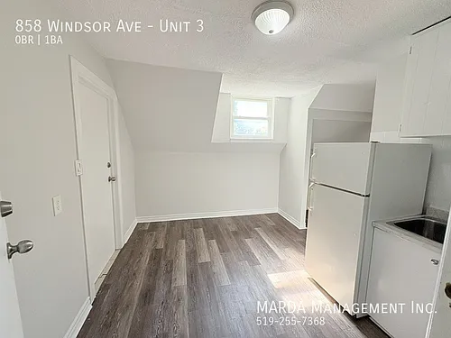858 Windsor Ave Photo 1
