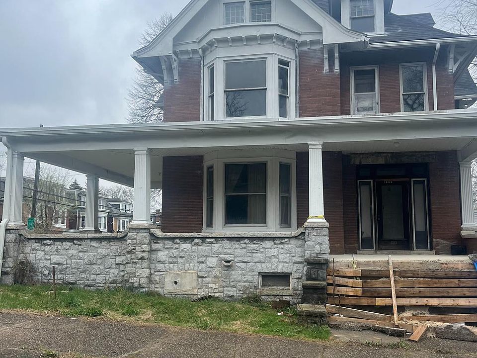 2nd image of 1855 Regina St