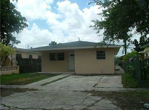 2nd image of 350 E 62nd St