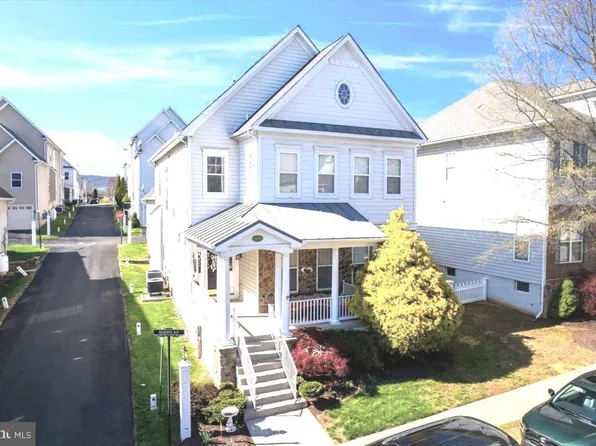 17571 Lethridge Cir, Round Hill, VA 20141