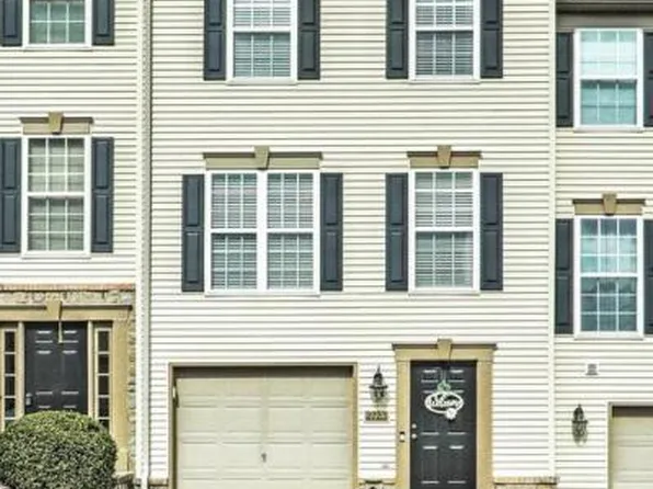 2723 Foxshire Dr, York, PA 17402