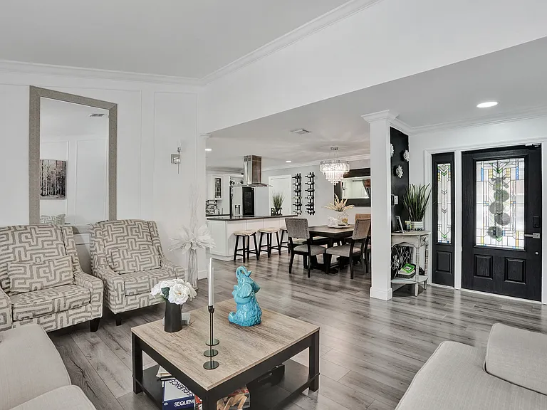 620 SW 100th Ave — Photo 13